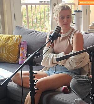 Elyse Willems photo #0285