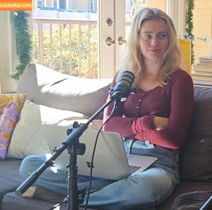 Elyse Willems photo #0286