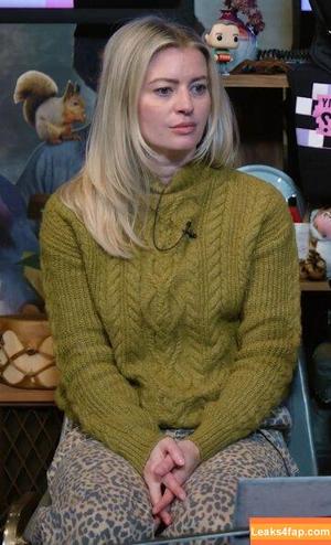 Elyse Willems photo #0291