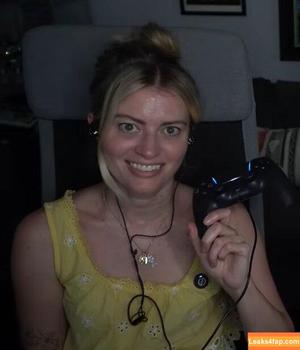 Elyse Willems photo #0295