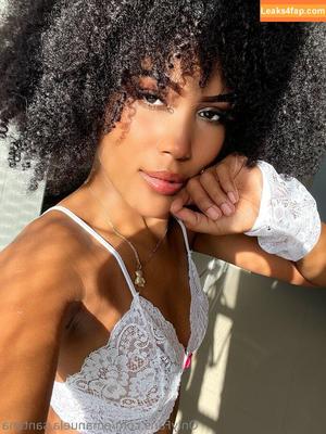 emanuela.ebony photo #0035