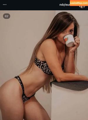 Emanuely фото #0033