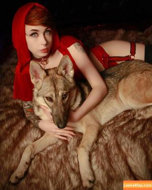 Ember Wolf photo #0058