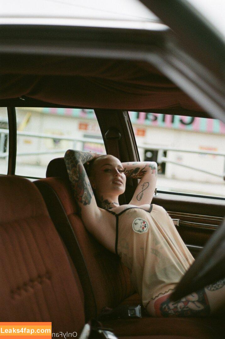 embodoe / https: leaked photo photo #0063