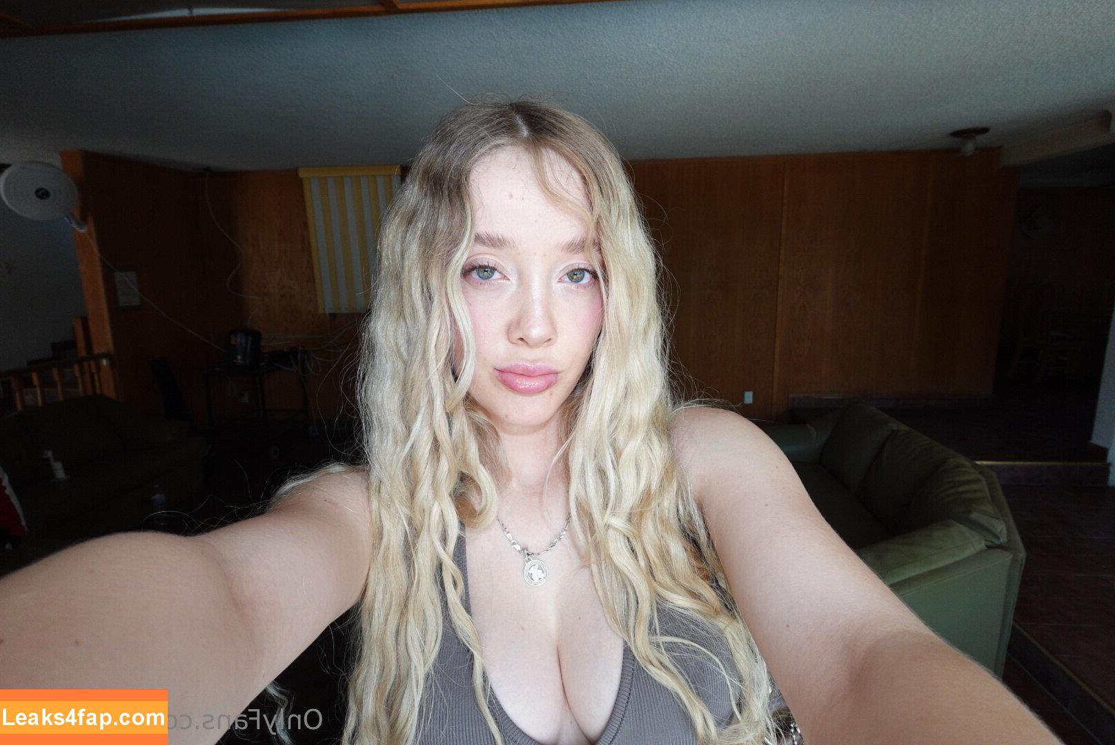 eme.gee /  leaked photo photo #0003