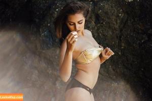 Emelia Hartford photo #0015