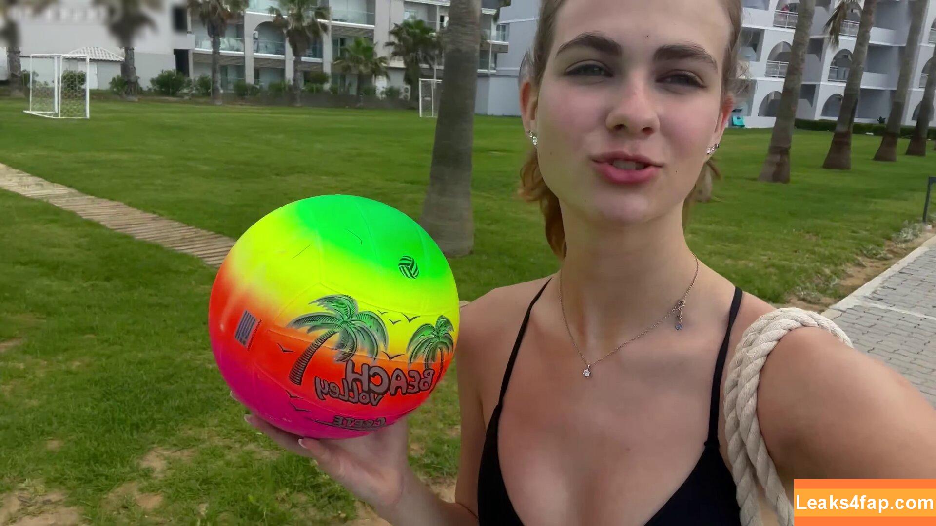 Emelybasics leaked photo photo #0044