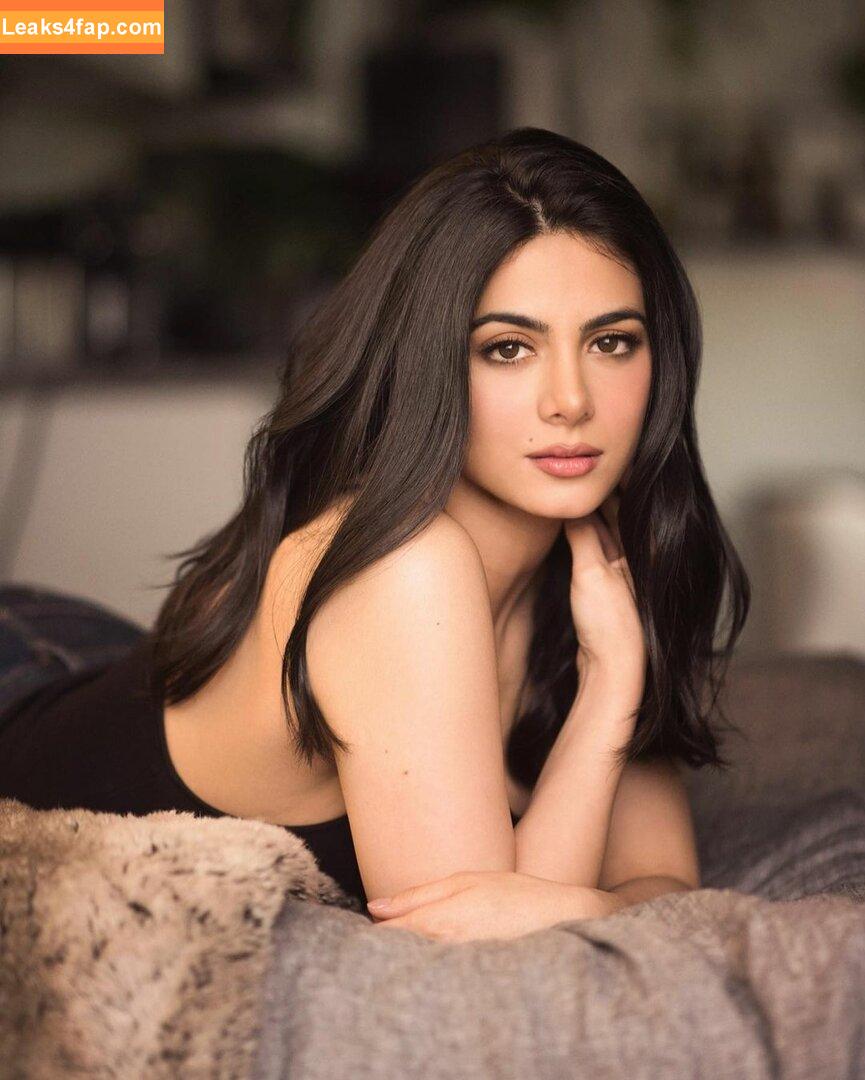 Emeraude Toubia / EmeraudeToubia / emeraude leaked photo photo #0017