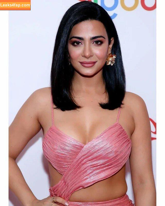 Emeraude Toubia / EmeraudeToubia / emeraude leaked photo photo #0025