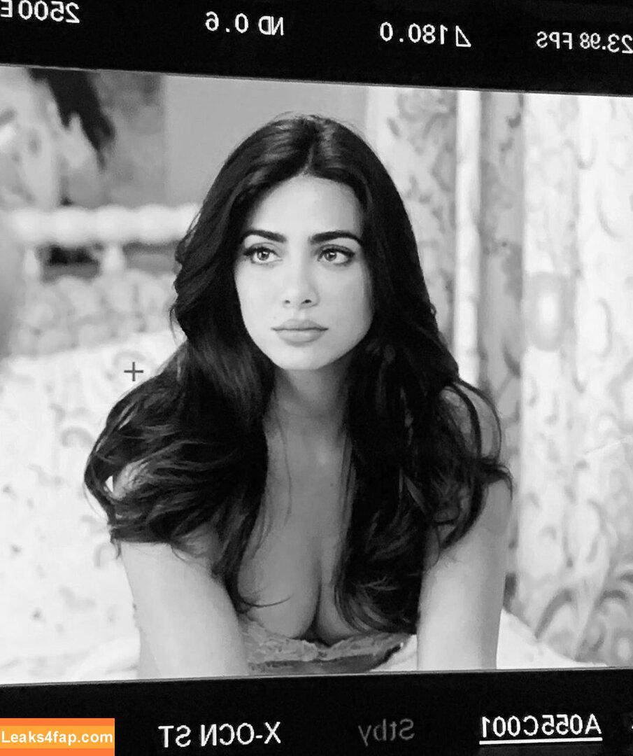 Emeraude Toubia / EmeraudeToubia / emeraude leaked photo photo #0055