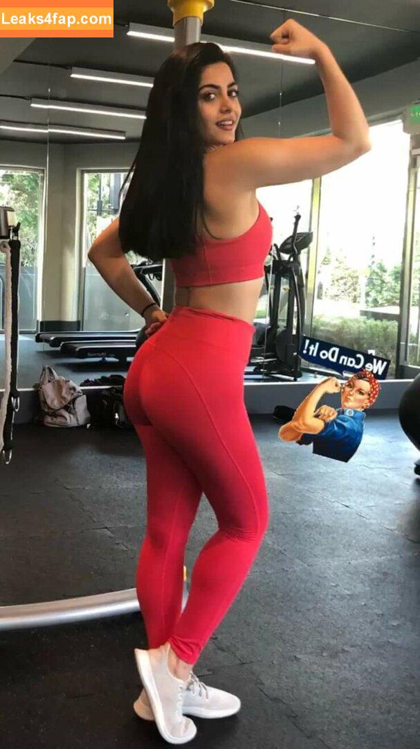 Emeraude Toubia / EmeraudeToubia / emeraude leaked photo photo #0122