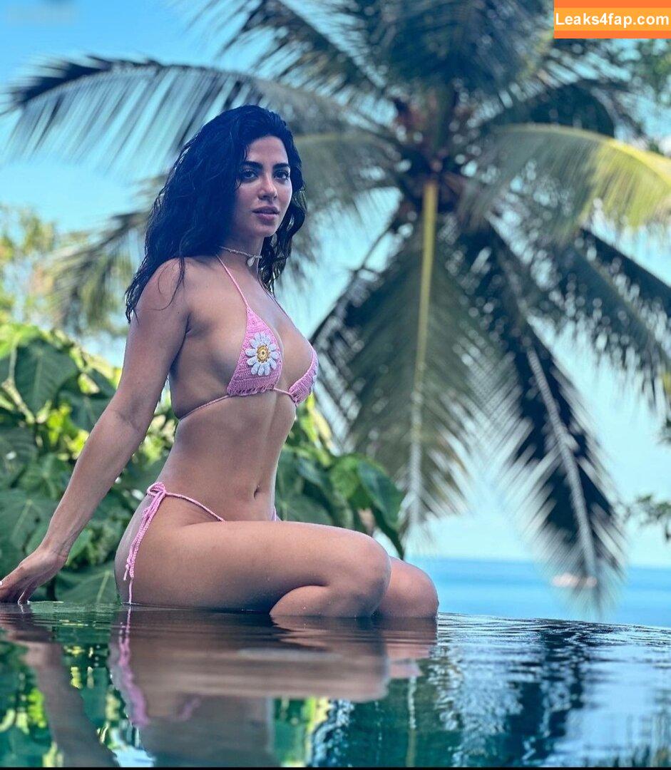 Emeraude Toubia / EmeraudeToubia / emeraude leaked photo photo #0177