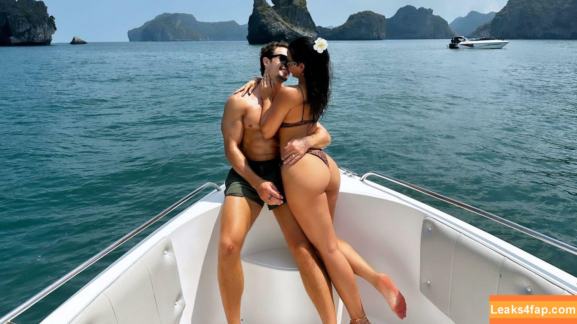 Emeraude Toubia / EmeraudeToubia / emeraude leaked photo photo #0193