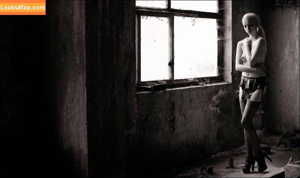 Emi Im Wunderland / Instagram / Model-Kartei / https: / posts слитое фото фото #0069