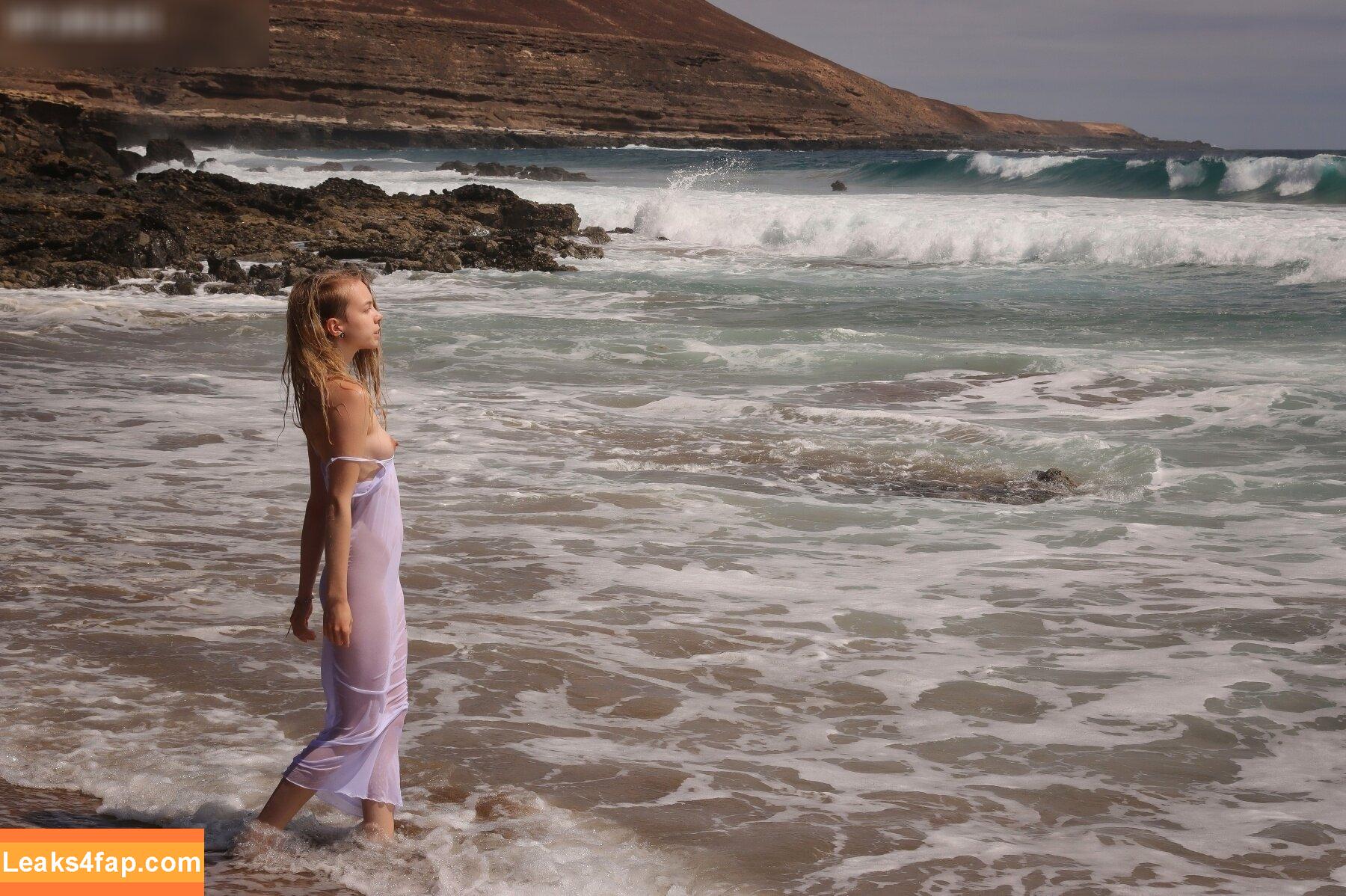 Emi Im Wunderland / Instagram / Model-Kartei / https: / posts leaked photo photo #0151