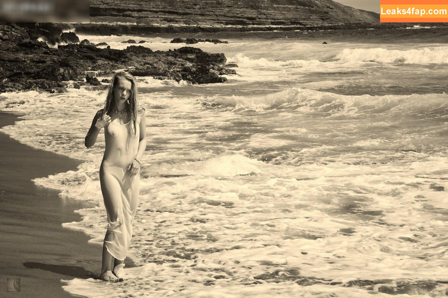 Emi Im Wunderland / Instagram / Model-Kartei / https: / posts leaked photo photo #0153