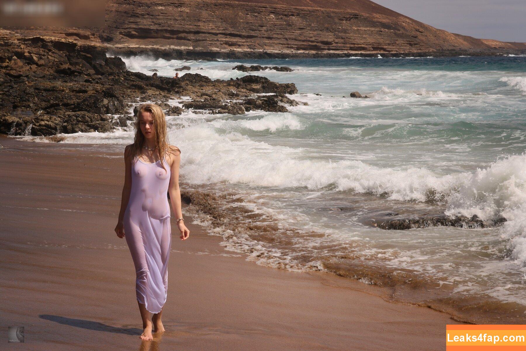 Emi Im Wunderland / Instagram / Model-Kartei / https: / posts leaked photo photo #0156