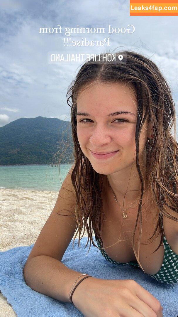 Emilia Beattie /  leaked photo photo #0015