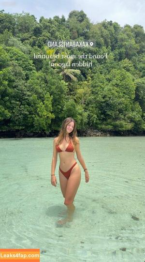 Emilia Beattie photo #0001