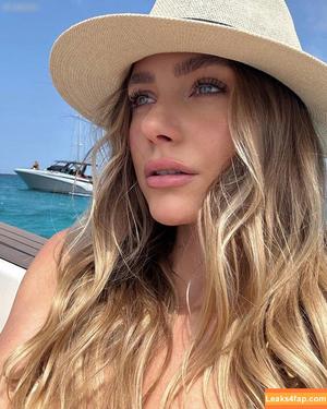 Emilia Bte photo #0085