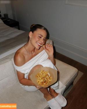 Emilia Bte photo #0200