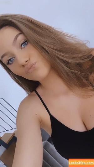 Emilia Bte photo #0369