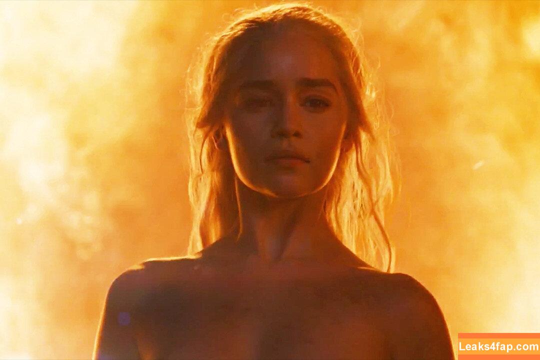 Emilia Clark /  leaked photo photo #0009