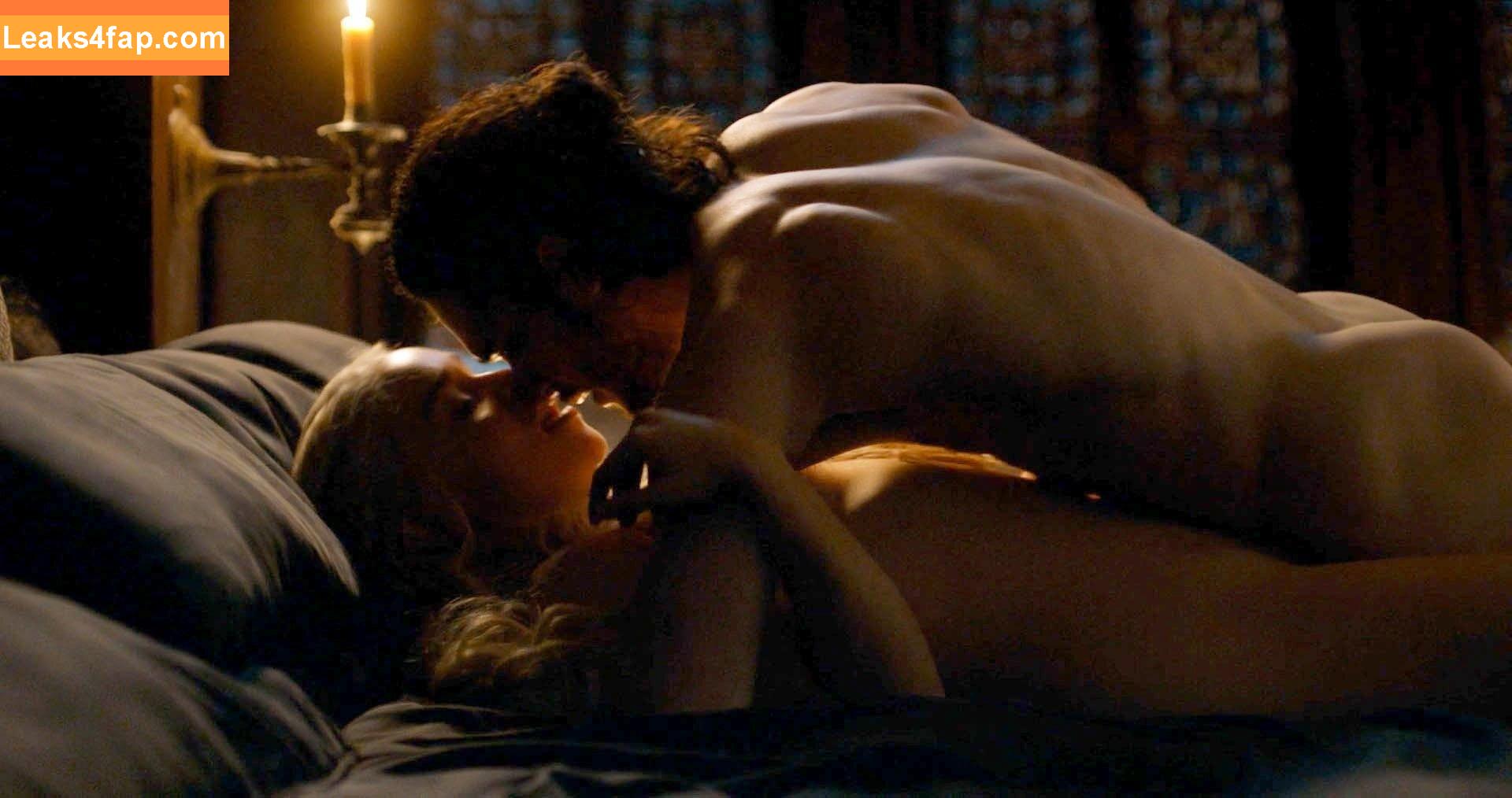 Emilia Clark /  leaked photo photo #0018