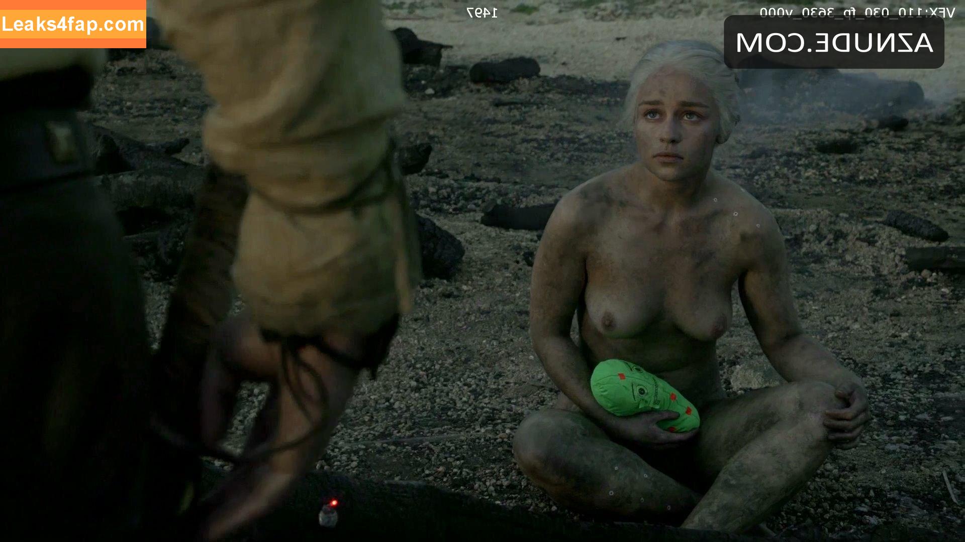 Emilia Clark /  leaked photo photo #0025