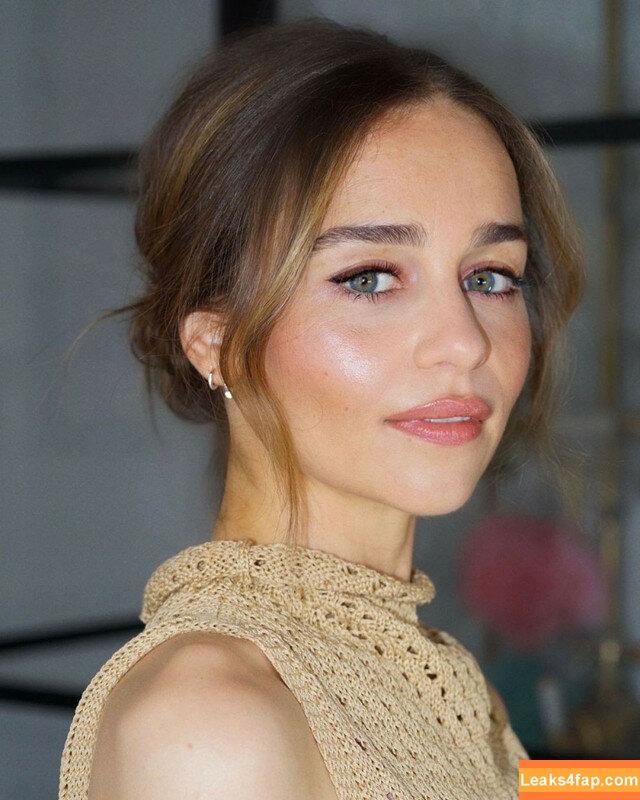Emilia Clarke / clarkeyxo / emilia_clarke / emiliaclarke leaked photo photo #0097