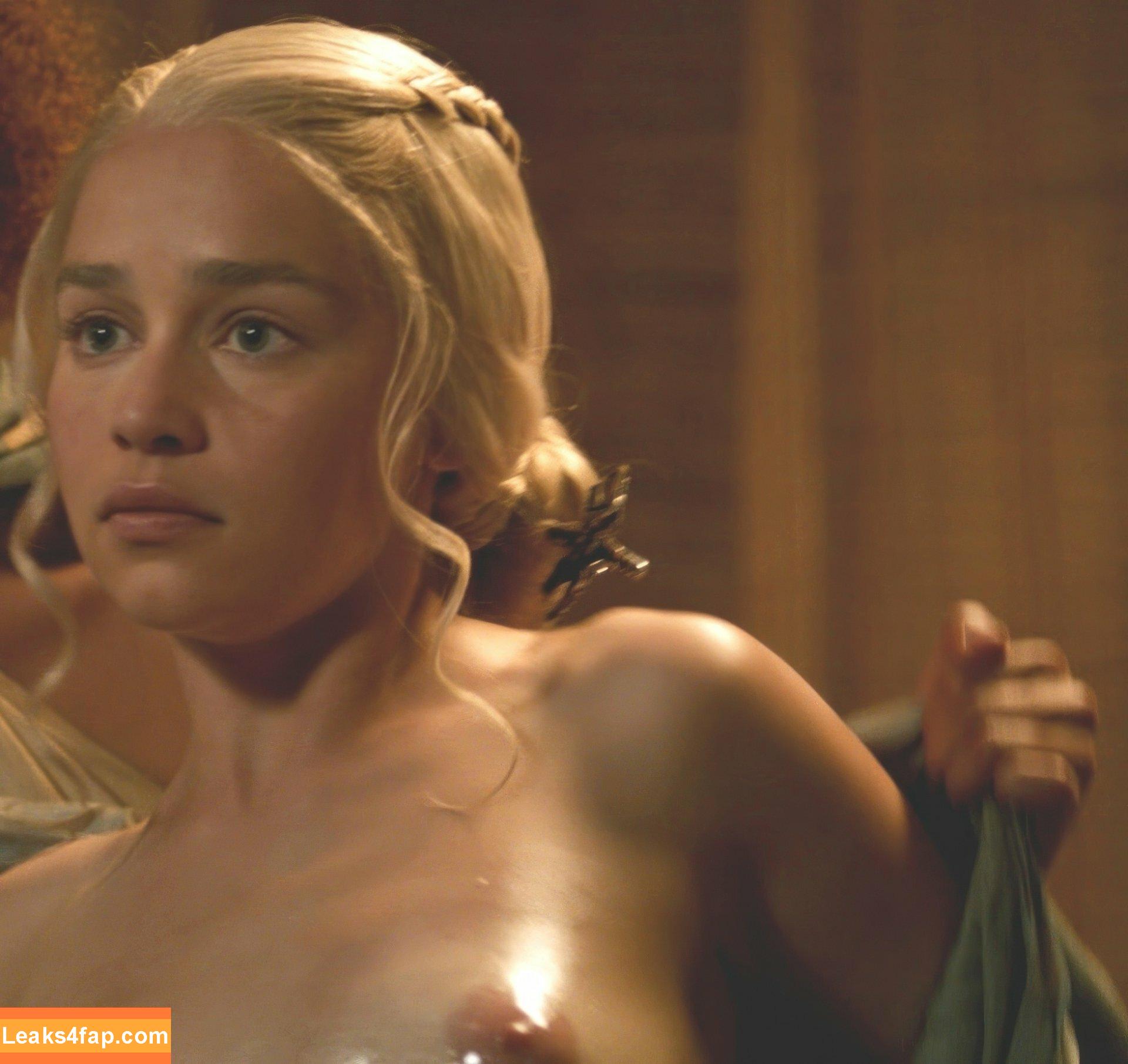 Emilia Clarke / clarkeyxo / emilia_clarke / emiliaclarke leaked photo photo #0297
