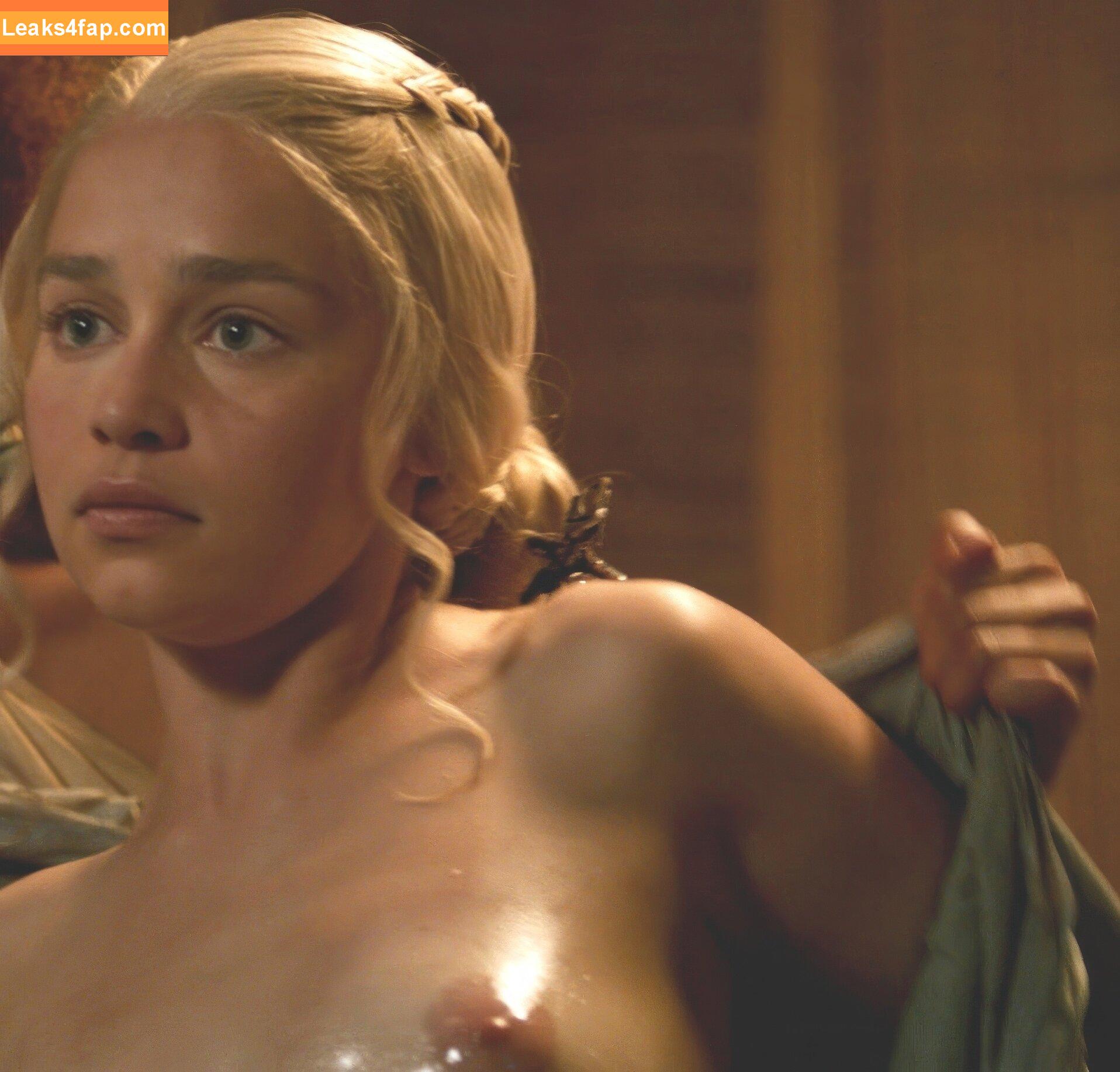 Emilia Clarke / clarkeyxo / emilia_clarke / emiliaclarke leaked photo photo #0298