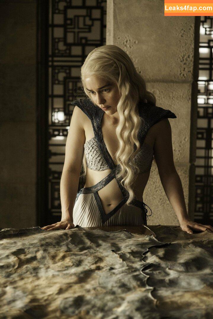 Emilia Clarke / clarkeyxo / emilia_clarke / emiliaclarke leaked photo photo #0353