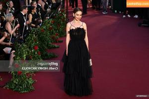 Emilia Clarke photo #0305