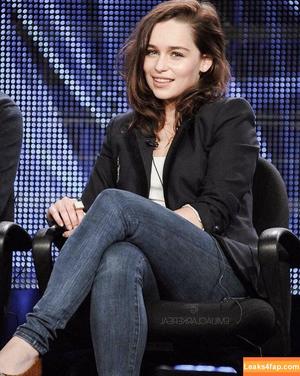 Emilia Clarke фото #0438