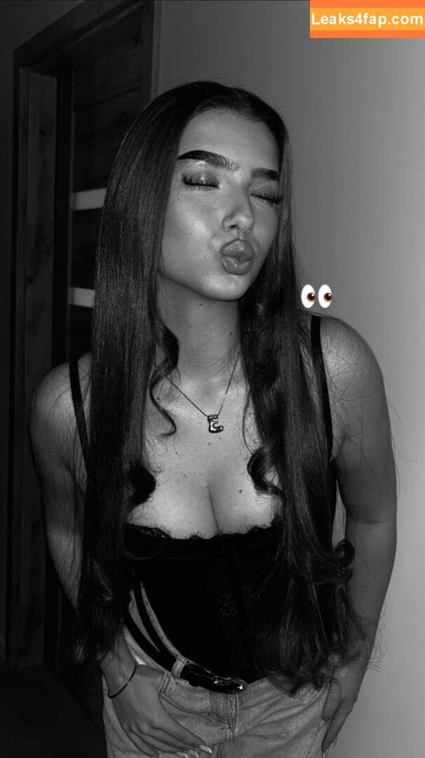 Emilia Wegrzynek free leaks