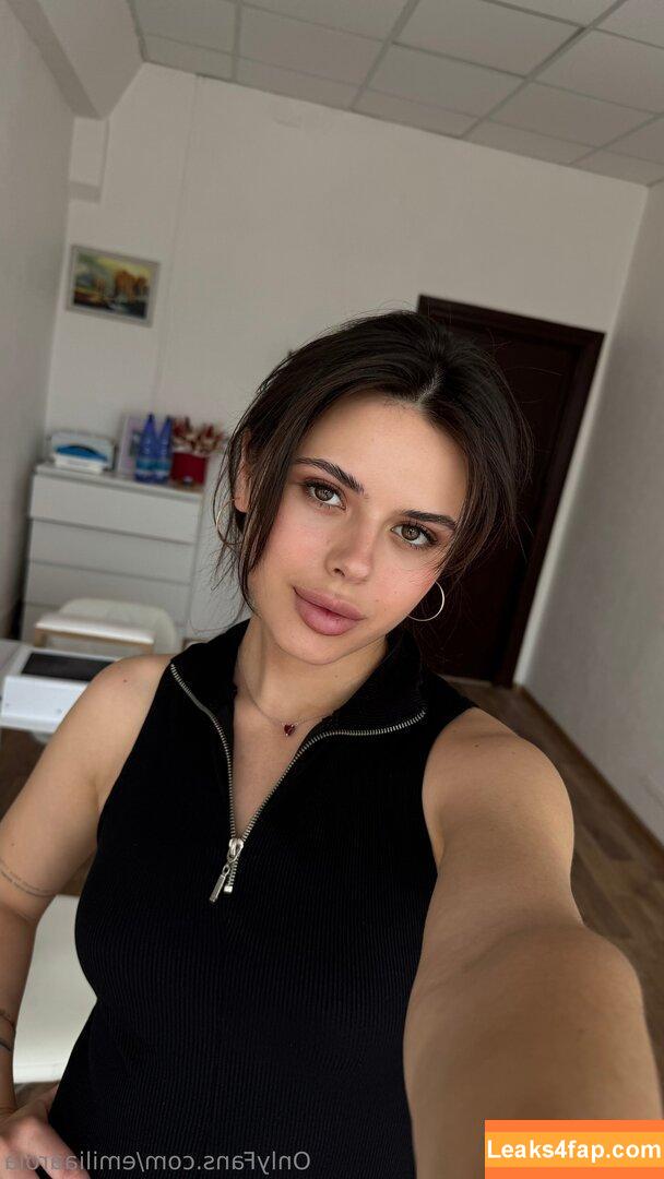 emiliaarola / sweetemiliaa leaked photo photo #0094