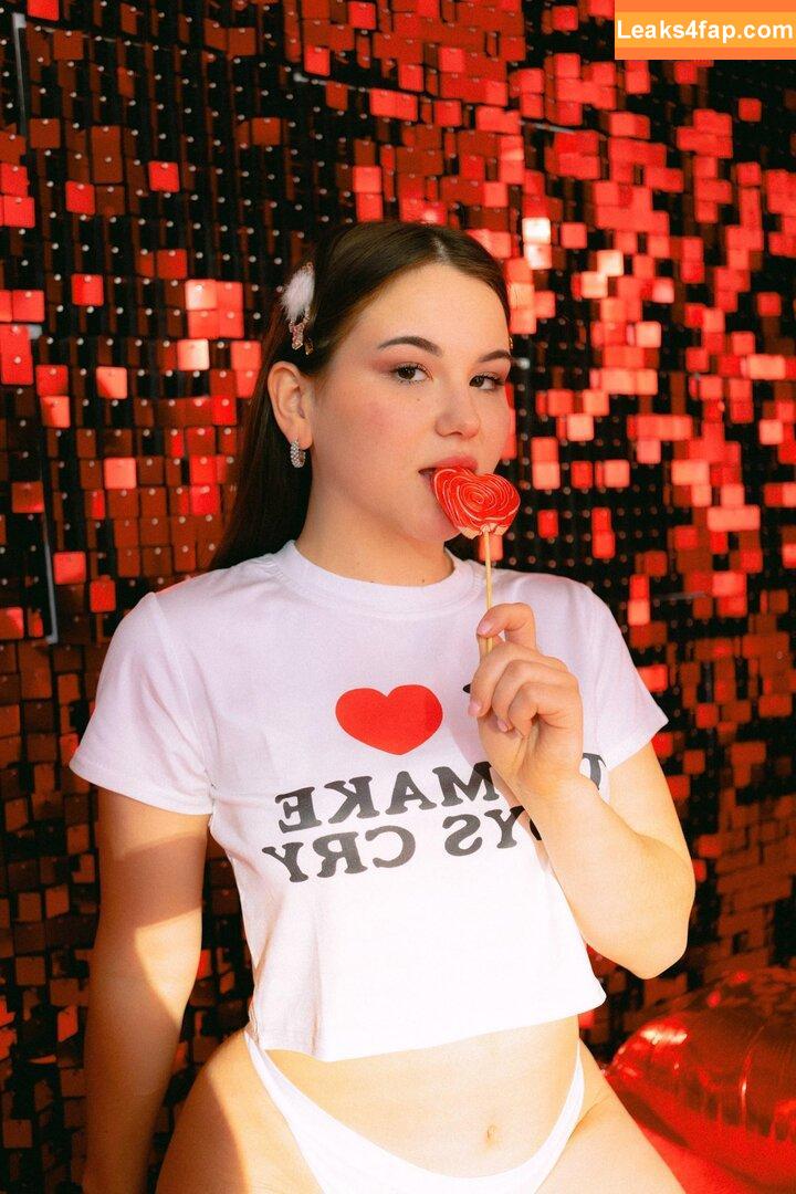 EmiliaDreams / emilliadreams leaked photo photo #0002