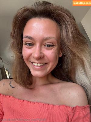 emiliaxbraun photo #0014