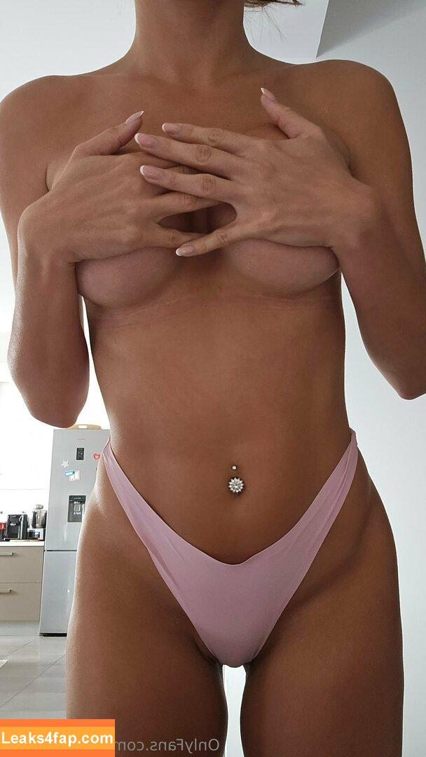 emilie.bellule / emilie.bellule_ leaked photo photo #0046