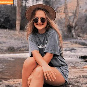 Emilly Schellmann photo #0110
