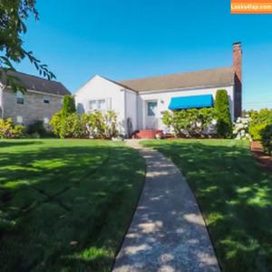 Emily Addison photo #0333