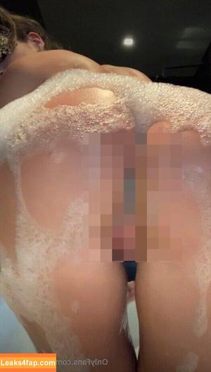 Emily Addison photo #0568