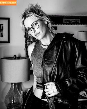 Emily Armstrong фото #0020