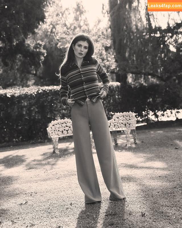 Emily Bader / emily_bader / emilykbader слитое фото фото #0014