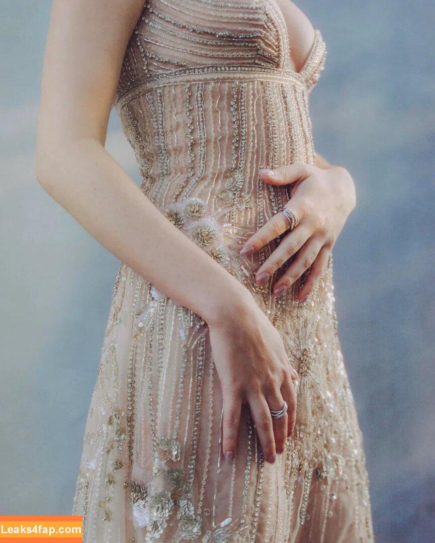 Emily Bader / emily_bader / emilykbader слитое фото фото #0035