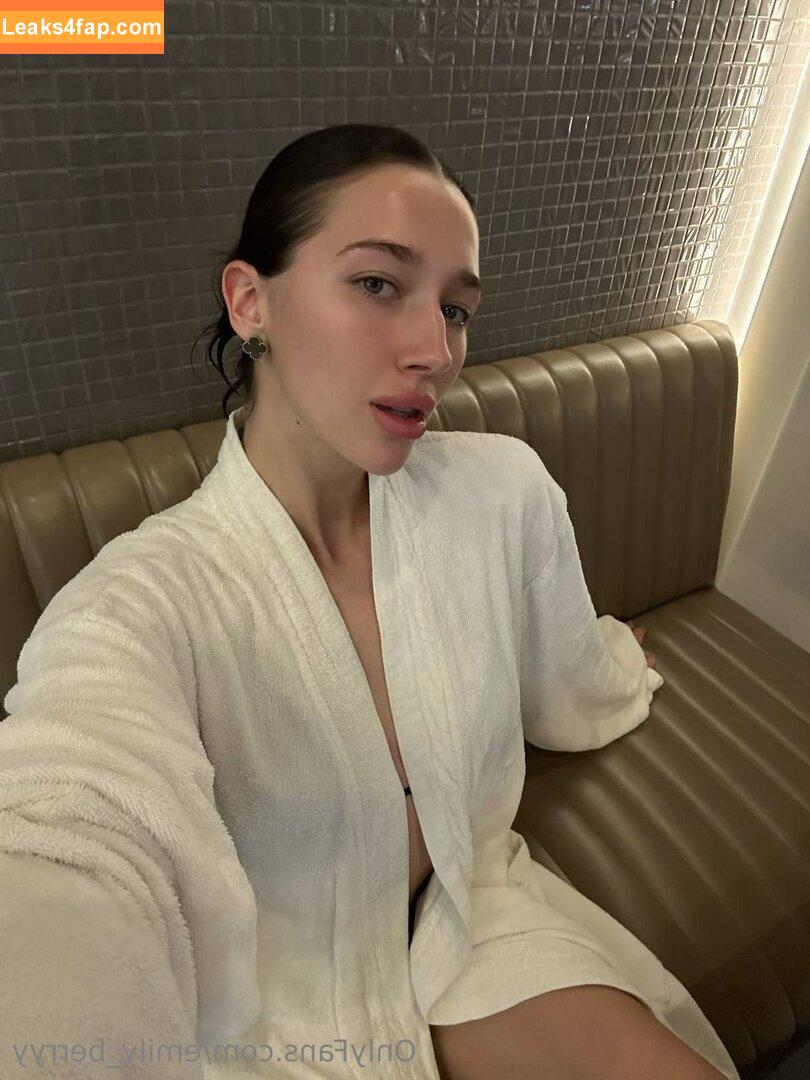 Emily Berryy / EmilyyInfinity / emily_berryy leaked photo photo #0062