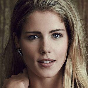 Emily Bett Rickards photo #0018