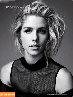 Emily Bett Rickards фото #0042