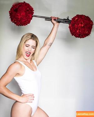 Emily Bett Rickards фото #0051